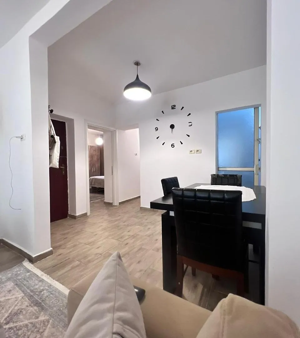 21 Dhjetori Apartment Tirana